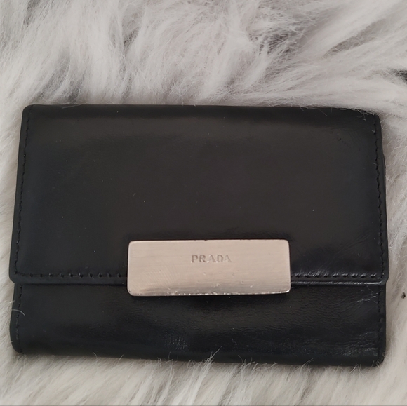 Prada leather keyholder compact VGUC - Picture 14 of 14